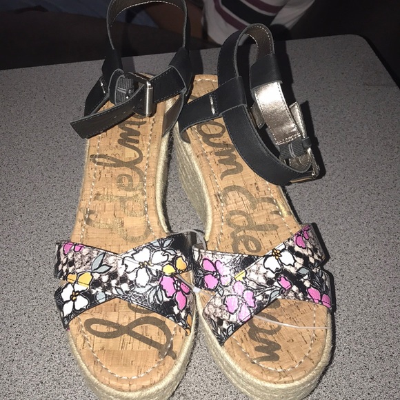 New Sam Edelman Floral wedges - Picture 4 of 8